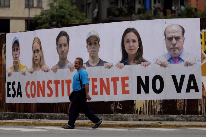 Cartel de la oposición contra la Asamblea Constituyente en Caracas