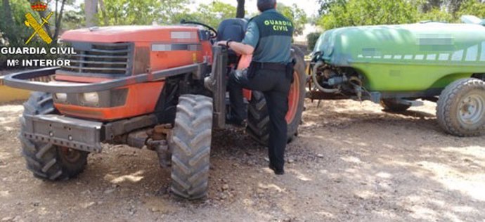 Tractor robado en Gibraleón (Huelva).