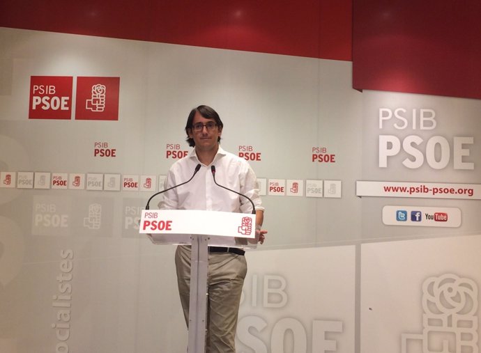 El portavoz del PSIB, Iago Negueruela, en la rueda de prensa de este miércoles