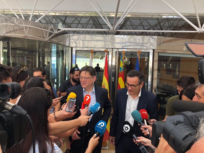 Puig y Conesa atienden a los medios tras reunirse en Alicante