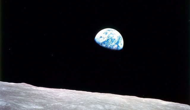 La Tierra, vista desde la Luna