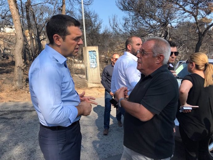 Alexis Tsipras visita la zona de Mati, afectada por los incendios