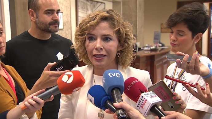 Marta Martín registra la Ley de Conciliación, Igualdad y Apoyo a la familia