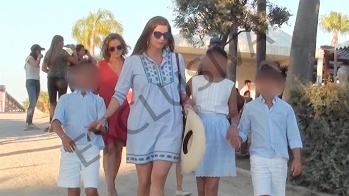 Margarita Vargas y sus hijos