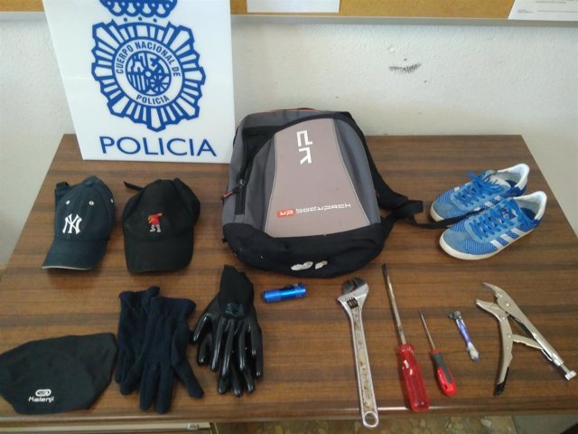 Policia Nacional Nota De Prensa Y Foto "La Policía Nacional Desarticula En Málag