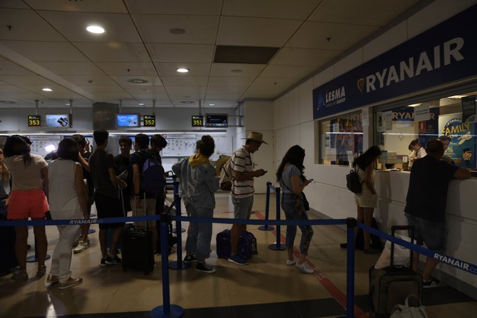 Pasajeros de Ryanair en Barajas