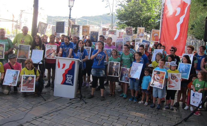                                Inicio Del Montaje De Las Txosnas