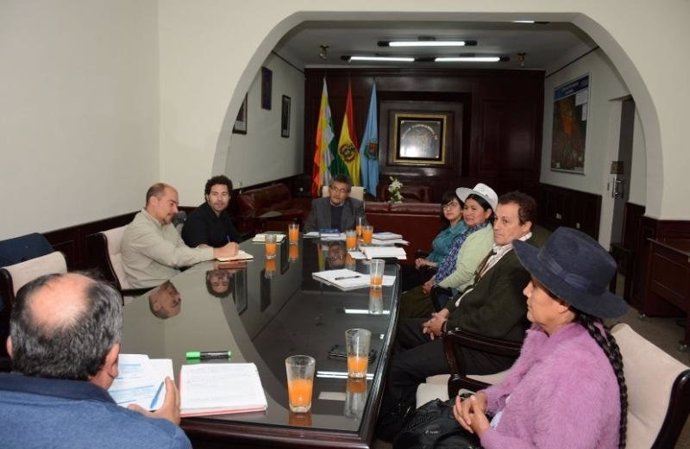 Reunión entre Antoni Servera y el Gobierno de Cochabamba, Bolivia