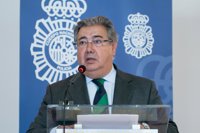 Zoido niega falta de previsión del Gobierno de Rajoy en inmigración: "La avalancha es fruto del efecto llamada"