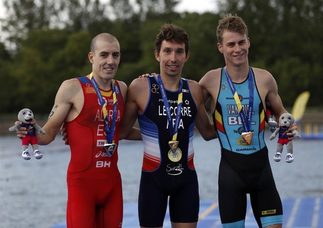 El español Fernando Alarza, subcampeón de Europa de triatlón