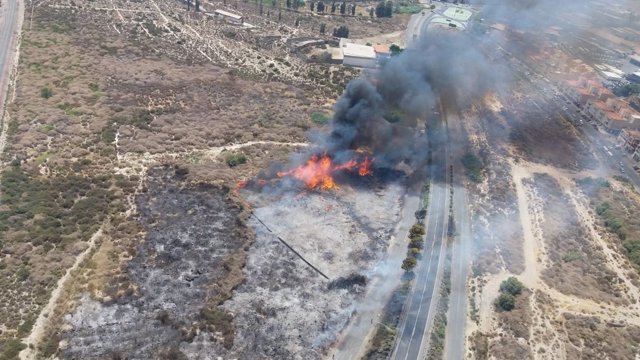 Incendio forestal en Huércal de Almería