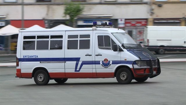 Furgoneta de la Ertzaintza