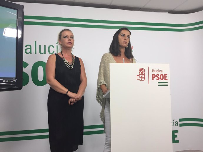 La secretaria de Servicios Sociales del PSOE-A, Carmen Cuello.