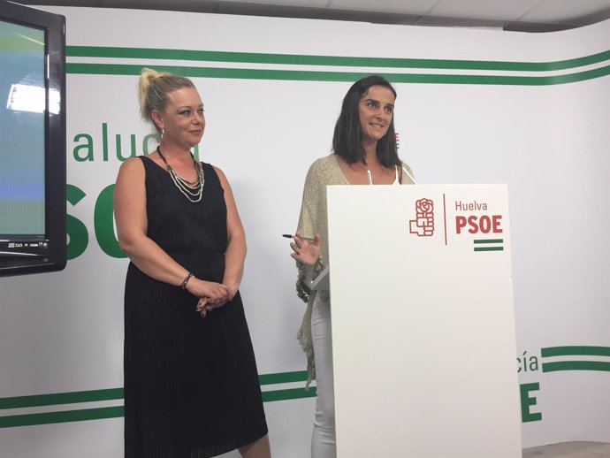 La secretaria de Servicios Sociales del PSOE-A, Carmen Cuello.