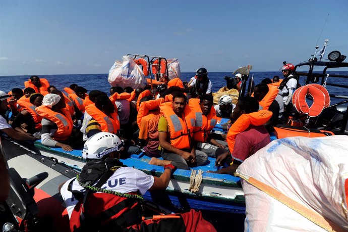 Migrantes rescatados por el 'Aquarius'