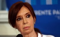 La Policía Federal de Argentina registra dos apartamentos del edificio en el que vive Cristina Fernández