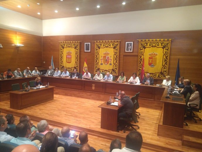 Pleno del Ayuntamiento de Arroyomolinos que ha elegido al nuevo alcalde