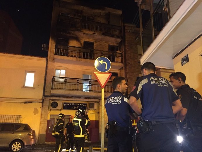 Edificio en Villaverde que ha sufrido un incendio con dos heridos