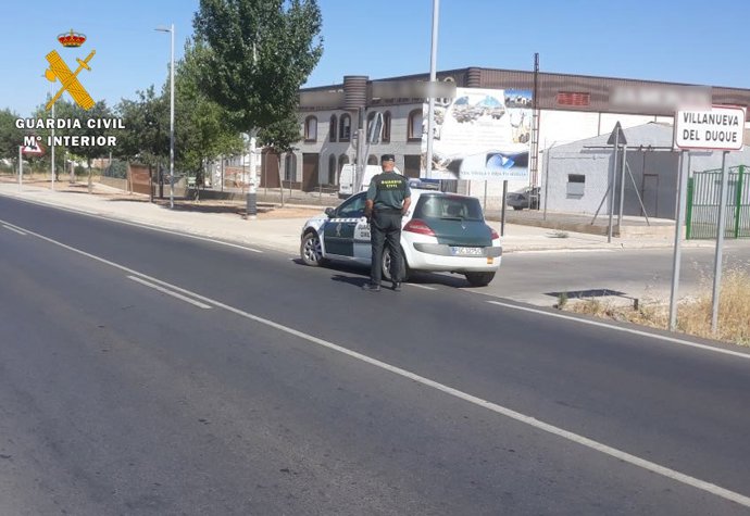 Agente de la Guardia Civil en Villanueva del Duque