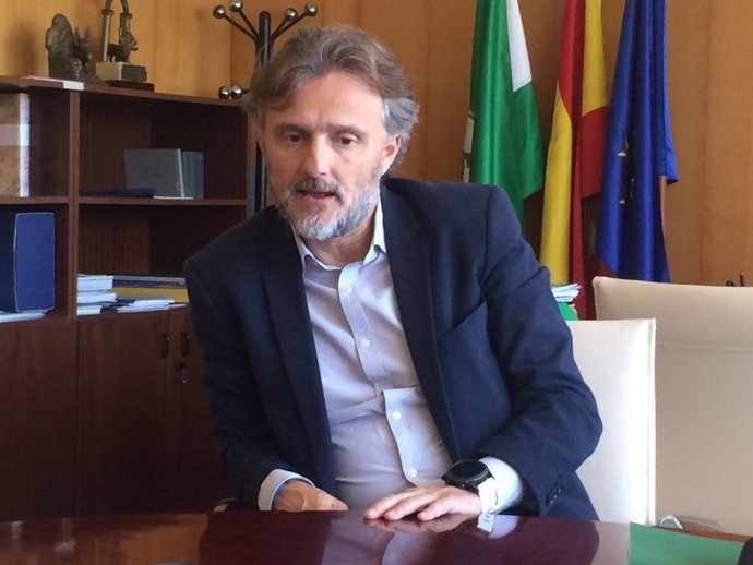 El consejero de Medio Ambiente y Ordenación del Territorio, José Fiscal. 