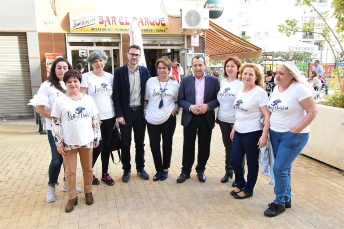 Ruiz Espejo junto a integrantes de Las Kellys Unión Málaga