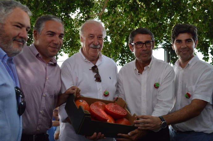 Bendodo y Del Bosque, con los tomates premiados