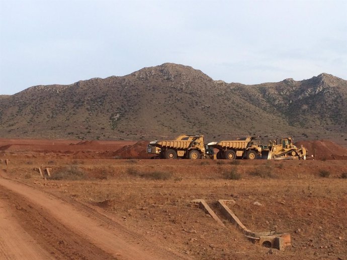 Obras en una finca para transformarla en un regadío