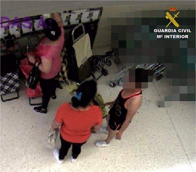 Detenidas tres mujeres por hurtos en taquillas de supermercados