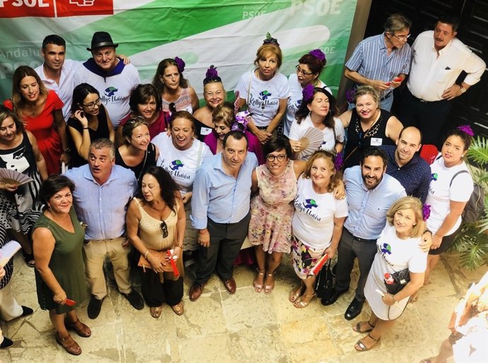 Reconocimiento a las kellys por el psoe camareras de piso ruiz espejo y gámez