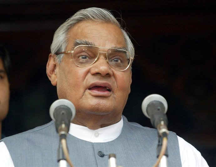 El antiguo primer ministro indio Atal Bihari Vajpayee