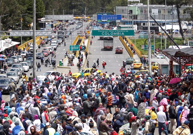 Inmigrantes Venezolanos en la frontera de Ecuador