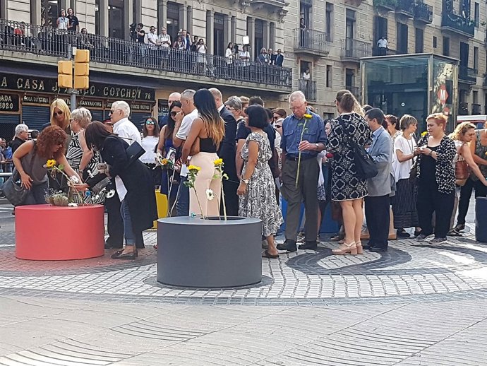 Ofrena de familiars de l'atemptat de la Rambla de Barcelona