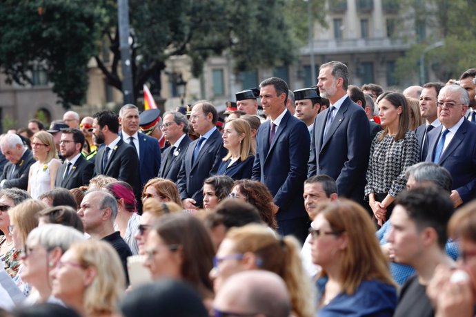 El rei presideix l'acte del 17A a la plaça de Catalunya