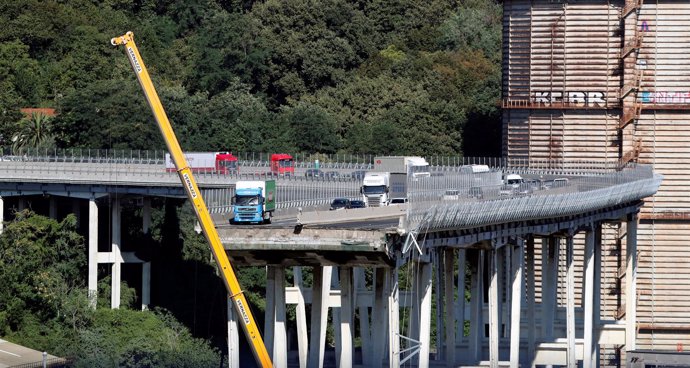 Derrumbe de un puente en Génova