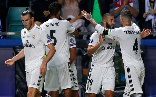 Los futbolistas del Real Madrid celebran un gol durante la Supercopa de Europa