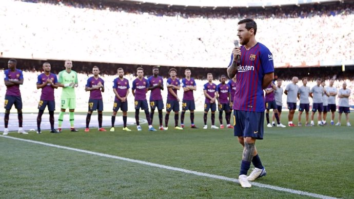 Leo Messi (Barcelona) se dirige al Camp Nou