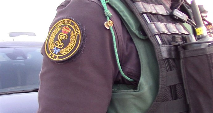 Agente de la Guardia Civil en la operación Titanum