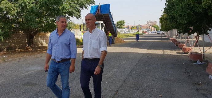 Antonio Muñoz visita la calle Tarfia