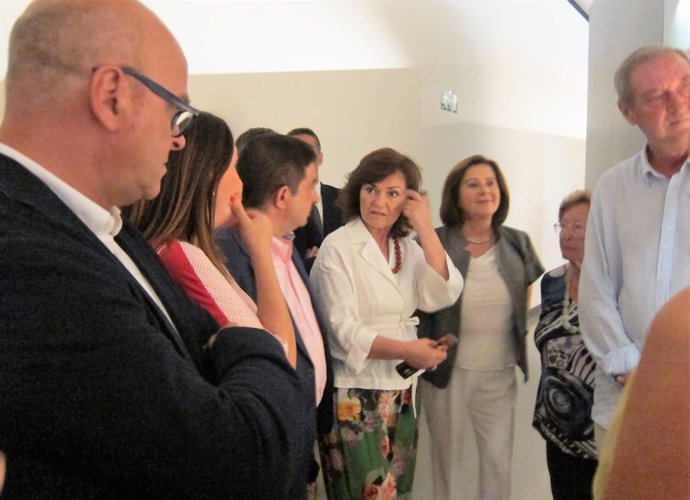 La vicepresidenta del Gobierno, Carmen Calvo (c), visita el Museo Íbero de Jaén.