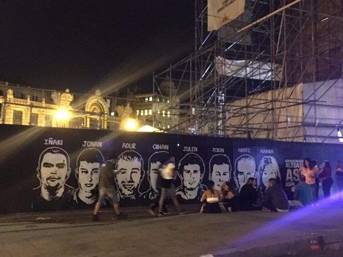 Cartel en fiestas de Bilbao en solidaridad con los condenados de Astsasu