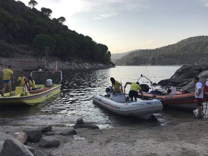 Dispositivo de rescate del bañista ahogado en el Pantando de San Juan