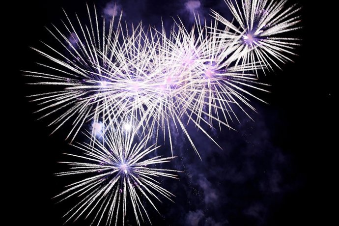 Fuegos artificiales, pólvora, cohetes, fiesta