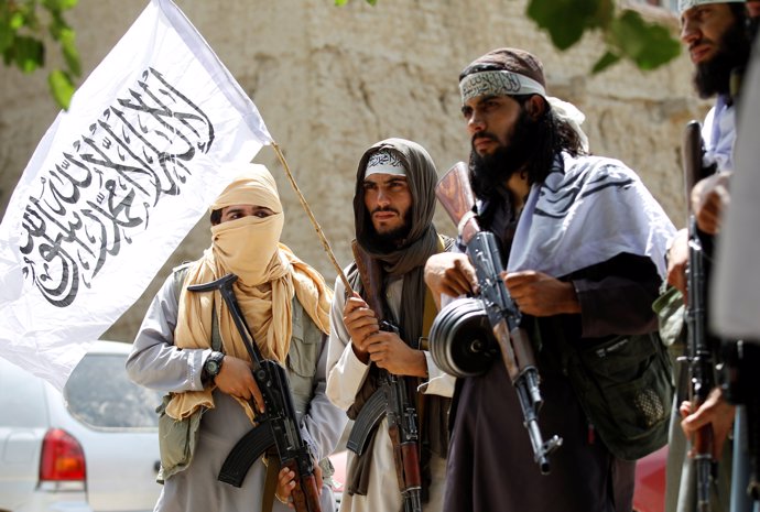 Los talibanes celebran el alto el fuego declarado hace semanas