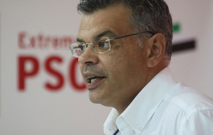 El portavoz del PSOE de Extremadura, Juan Antonio González