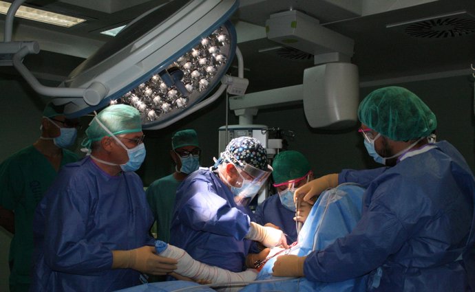 Intervención quirúrgica en el Hospital de La Candelaria