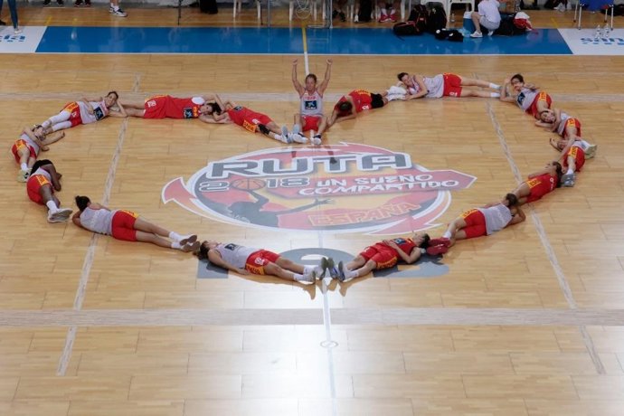 La selección española femenina de baloncesto en un entrenamiento