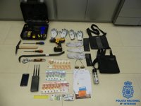 Detenidos dos jóvenes por intentar robar en el almacén de una canicería de Santander