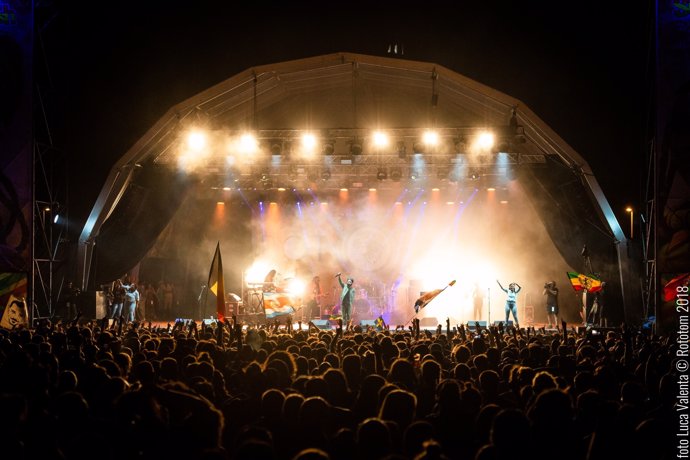 Actuación de Protoje, en el Main Stage