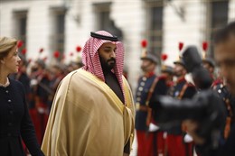 Cospedal se reúne en el Palacio de Buenavista con el príncipe heredero de Arabia