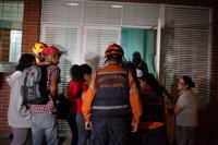 Venezuela vive escenas de caos y pánico tras un terremoto de 7,3 grados
